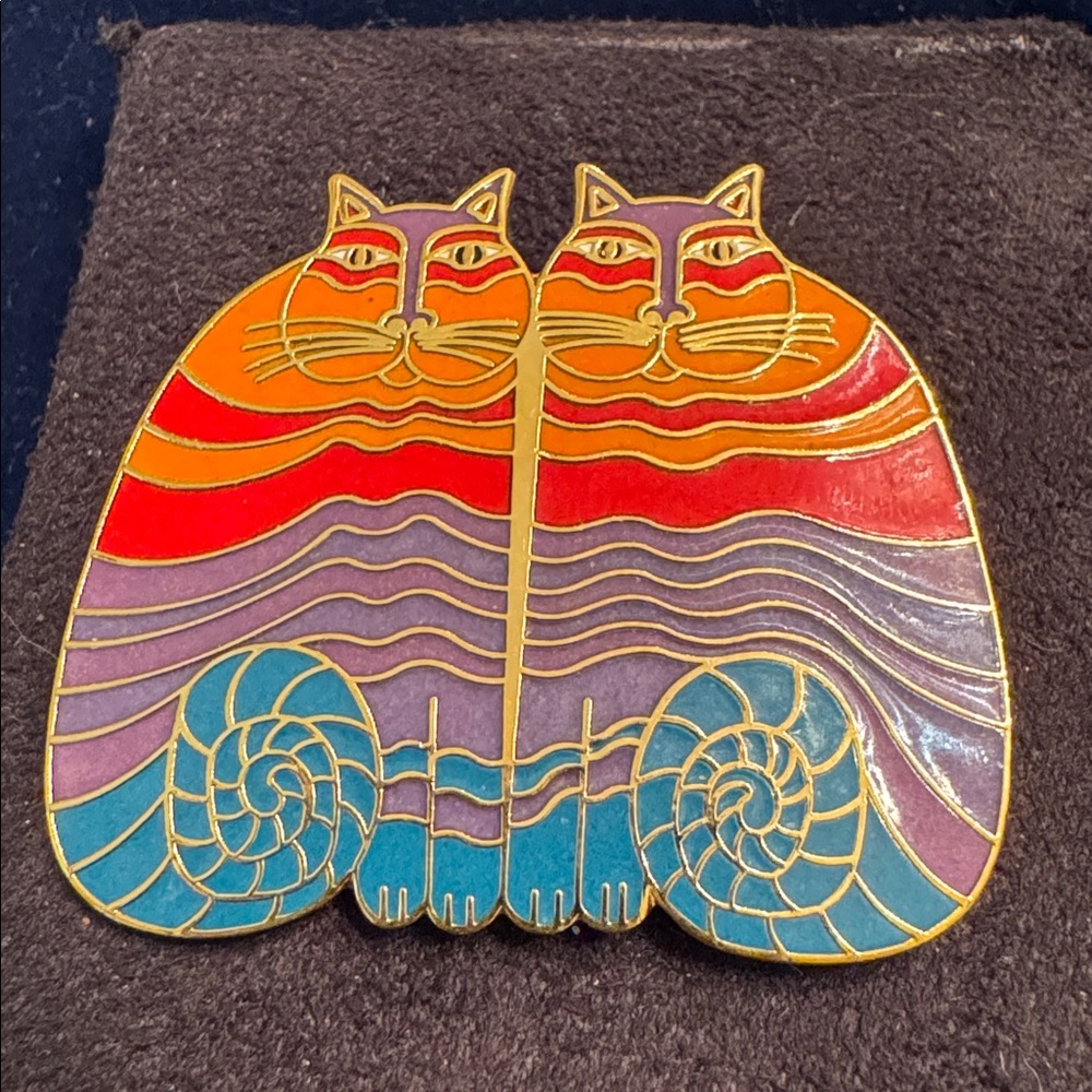 LAUREL BURCH CATS two, “Rainbow Cats”pin 🐈‍⬛